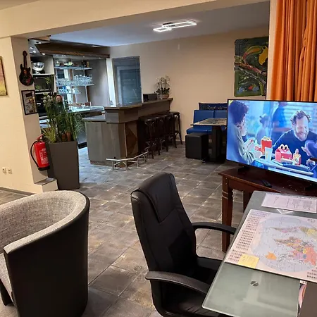 Apartment House Lounge