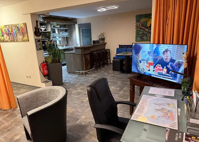 Apartment House Lounge
