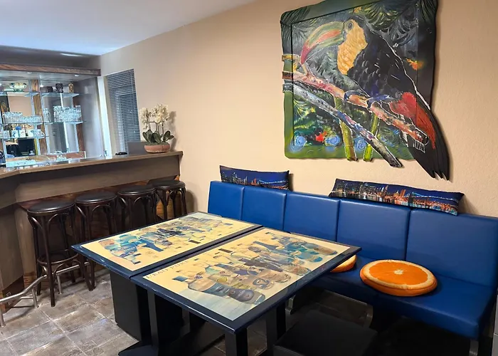 Apartment House Lounge